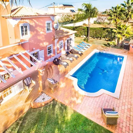 Vivienda Rafael 호텔 *